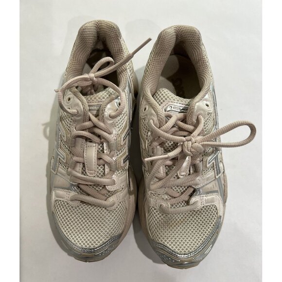 Asics Gel-Nimbus 9 Sneakers in Silver Cream - Picture 2 of 8